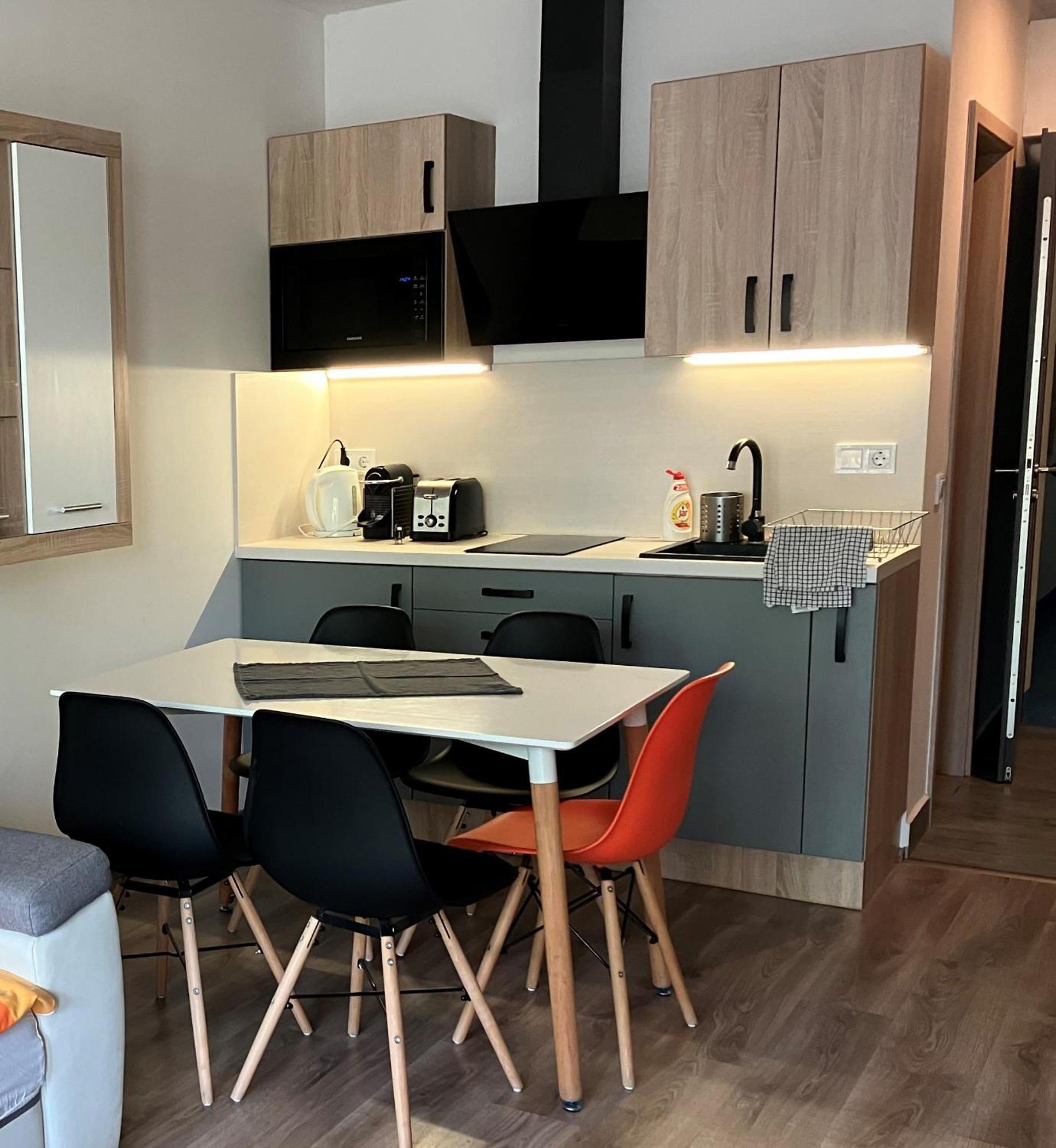 Lelle Riviera Apartment Balatonlelle Exterior photo